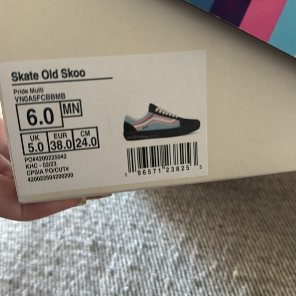 NIB Vans Skate Old Skool Pride Multi Rainbow 6.0 - Picture 5 of 5